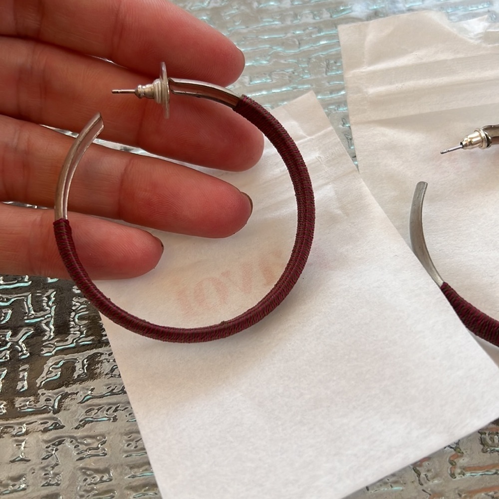 Maroon hoops - Picture 3 of 5